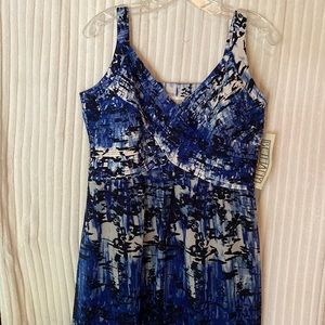Bethany NWT Navy Pattern with White Maxi Dress